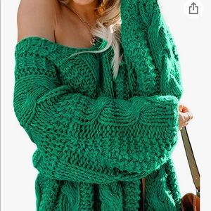 Beautiful green color, never wore, no tags bought from Amazon…